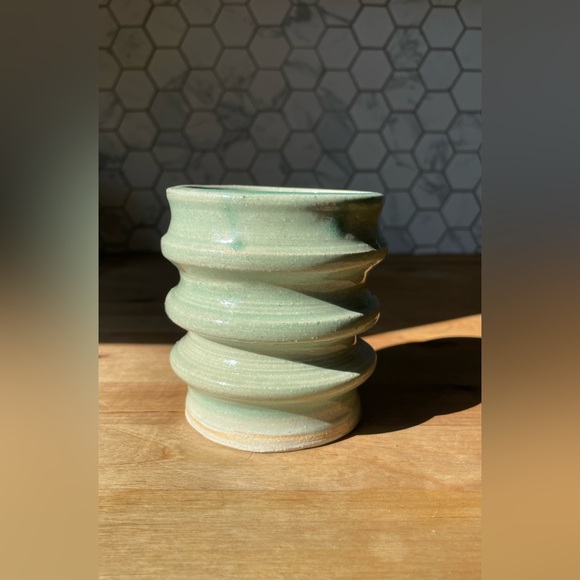 Handcrafted Ribbed Ceramic Mug - Picture 6 of 8